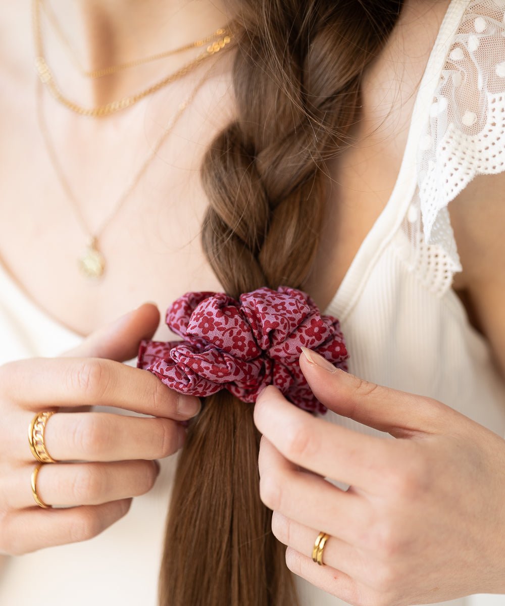 AMBER - Scrunchie mit Blümchenmuster - Rot - Fizz & Femme