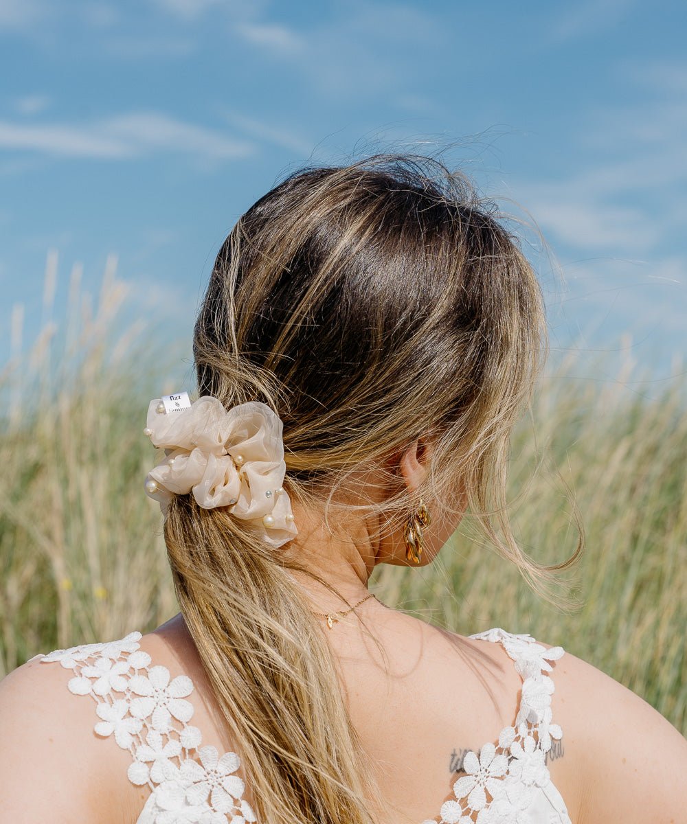 PEARL - Printed Scrunchie - Weiß/Beige - Fizz & Femme