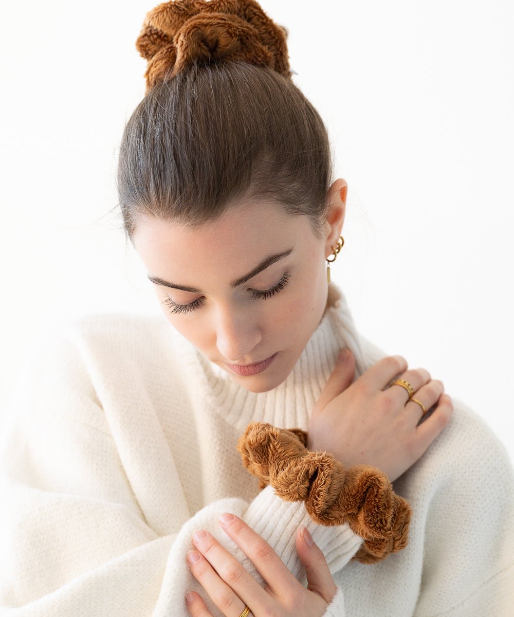 TEDDY - Scrunchie aus Teddyfell - Braun - Fizz & Femme